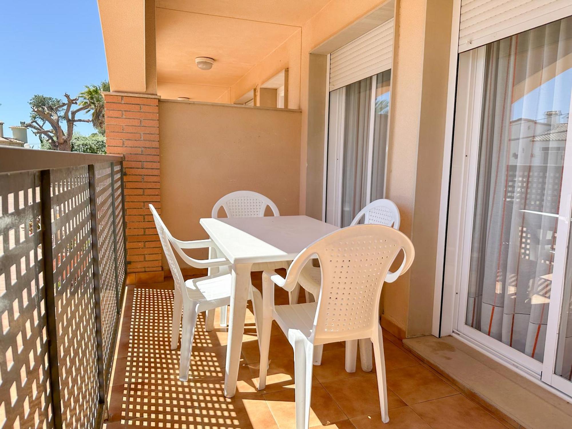Acogedor Apartamento Cerca De La Playa Wifi Y Parking Apartment Mont-roig del Camp Bilik gambar