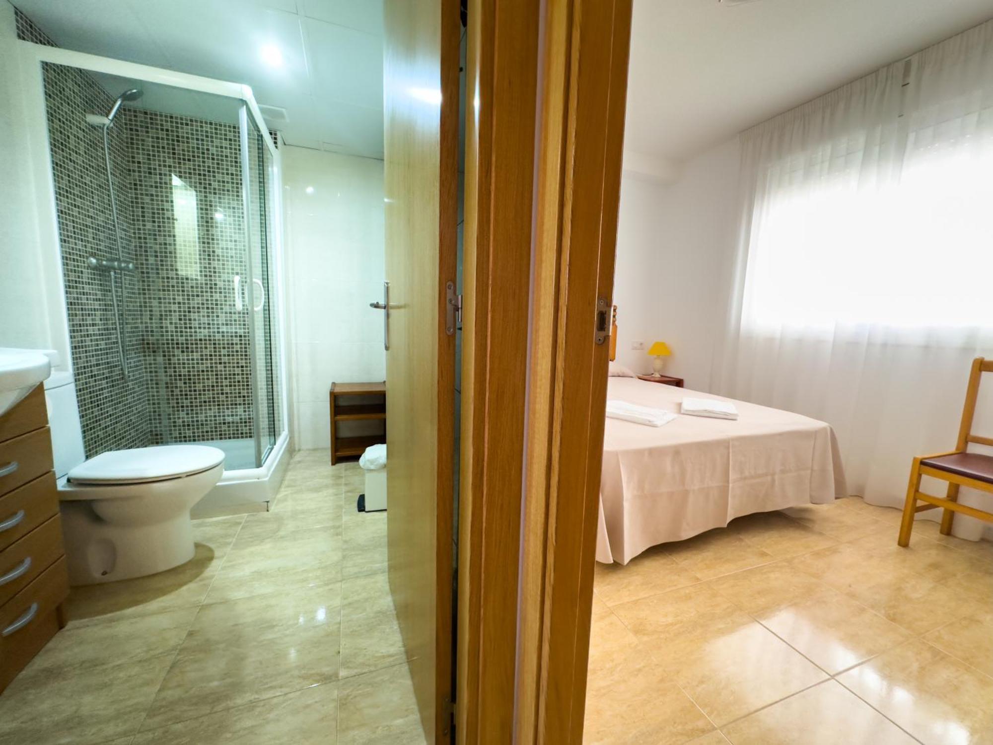 Acogedor Apartamento Cerca De La Playa Wifi Y Parking Mont-roig del Camp Bilik gambar